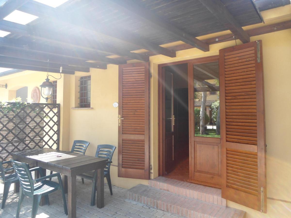 Agriturismo Le Pescine Вада Экстерьер фото